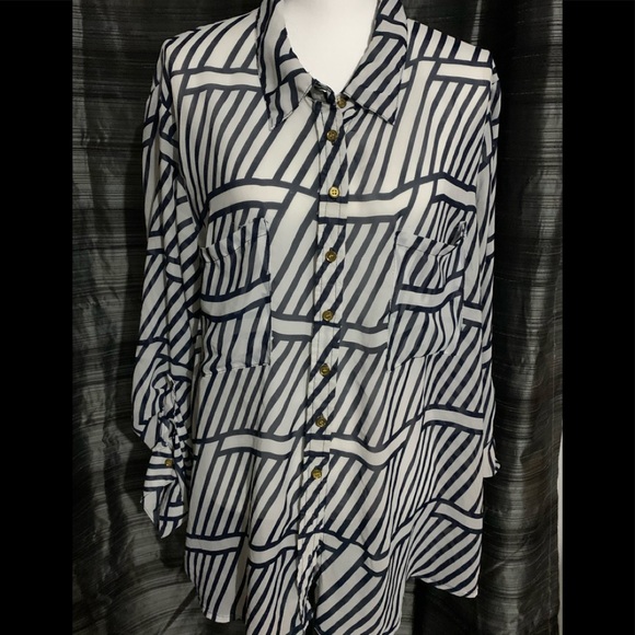 Ladies button down top - Picture 1 of 2